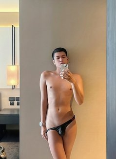 Millo - Male escort in Jakarta Photo 3 of 16