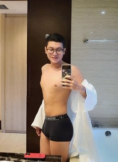 Millo - Male escort in Jakarta Photo 4 of 16