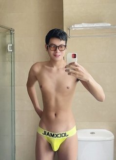 Millo - Male escort in Jakarta Photo 7 of 16