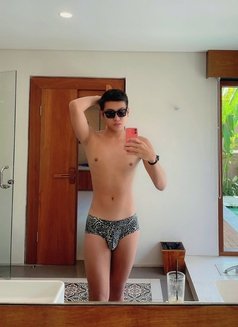 Millo - Male escort in Jakarta Photo 9 of 16