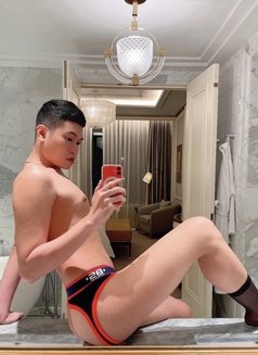 Millo - Male escort in Jakarta Photo 11 of 16