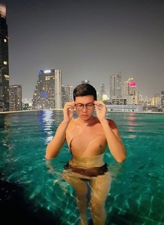 Millo - Male escort in Jakarta Photo 16 of 16