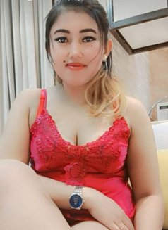 Milly - escort in Riyadh Photo 5 of 6