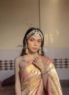 Milly - Transsexual escort in New Delhi Photo 1 of 4