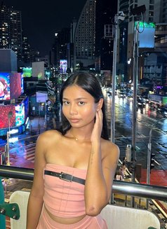 Mily - escort in Bangkok Photo 1 of 11