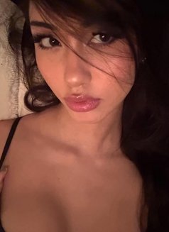 Milyn - puta in Tokyo Photo 1 of 4