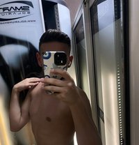 Mim Oo - Acompañantes masculino in Beirut