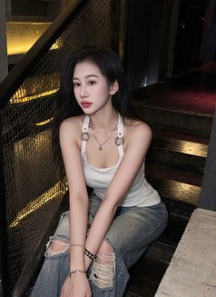 mimi - escort in Bangkok Photo 10 of 12