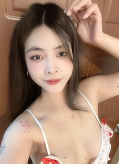 Milly 22 year old, deep throat kiss cim - puta in Chiang Mai Photo 13 of 20