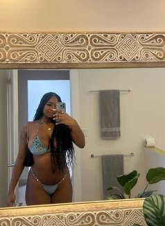 Mimi - puta in Bali Photo 3 of 5