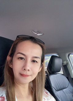 Gina - puta in Doha Photo 5 of 5