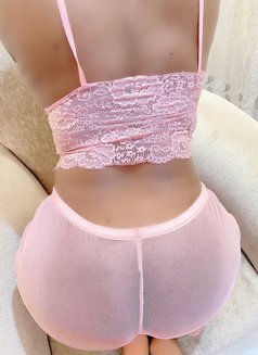 Mimi - escort in Cairo Photo 5 of 6