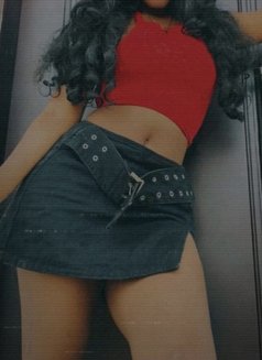 Mimi - escort in Cairo Photo 2 of 4