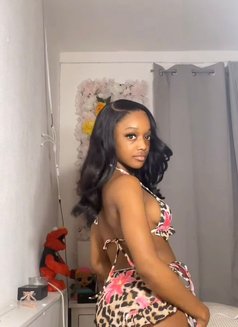 Mimi - escort in Ajmān Photo 3 of 5