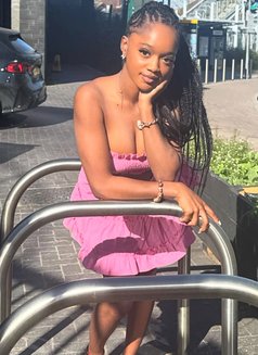 Mimi - escort in Ajmān Photo 6 of 8