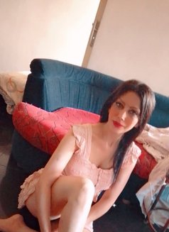 Mimi - escort in Beirut Photo 5 of 6