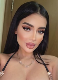 Mimi - puta in Dubai Photo 9 of 11