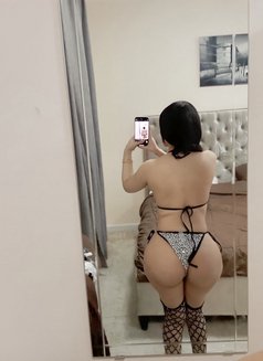 Mimi - puta in Dubai Photo 10 of 11