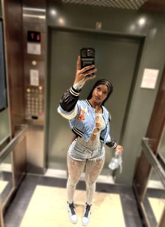 Mimi - escort in Bangkok Photo 2 of 5