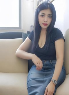 Mimi - escort in Jeddah Photo 1 of 2