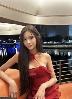 Mimi - escort in Singapore Photo 2 of 8