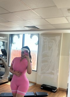 Mimi - puta in Dubai Photo 1 of 9