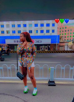 Mimi - puta in Guangzhou Photo 2 of 4