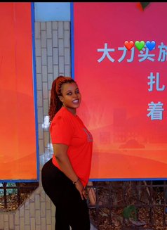 Mimi - puta in Guangzhou Photo 3 of 4