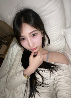 Mimi - escort in Taipei Photo 5 of 9