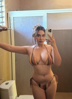 Mimia - escort in Kuwait Photo 1 of 5