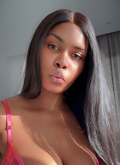 Mimirella - escort in Abu Dhabi Photo 5 of 6