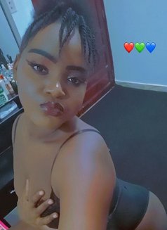 Mimmoh - puta in Muscat Photo 4 of 6