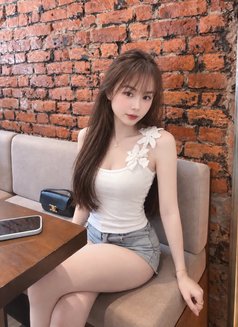 Min Min - escort in Bangkok Photo 5 of 7