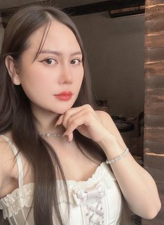 Min - escort in Hanoi Photo 5 of 5