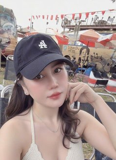 Min - escort in Hanoi Photo 3 of 5