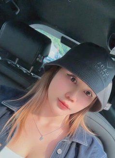 Min - escort in Hanoi Photo 2 of 5