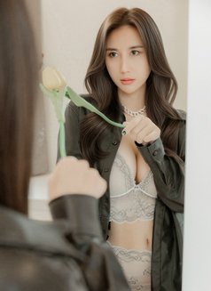 Min - escort in Tokyo Photo 8 of 13