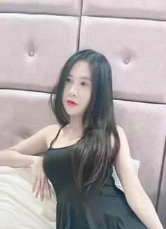 Min - escort in Abu Dhabi Photo 1 of 5