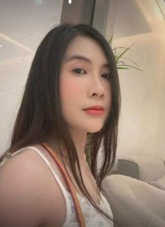 Min - escort in Abu Dhabi Photo 4 of 5