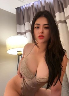 Mina - puta in Hofuf Photo 3 of 5