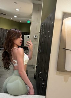 Mina - escort in Chengdu Photo 7 of 7