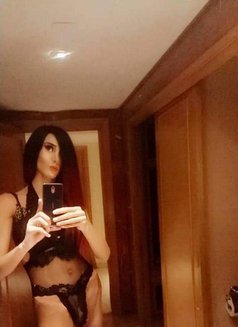 Mina - Transsexual escort in Tunis Photo 8 of 15