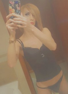Mina - Transsexual escort in Tunis Photo 11 of 15