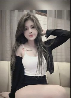 Mina - escort in Mauritius Photo 4 of 4