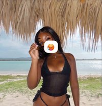 Mina - Agencia de putas in Singapore Photo 2 of 4