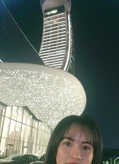 Mina - puta in Doha Photo 1 of 8