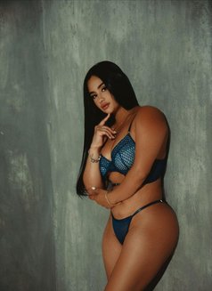 Mina - puta in Bad Homburg Photo 3 of 4