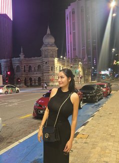 Mina - puta in Bangkok Photo 12 of 15