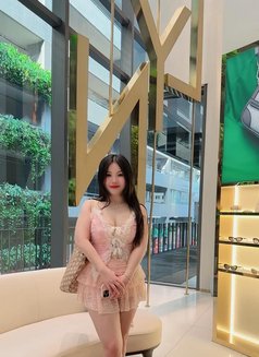 Mina - puta in Muscat Photo 2 of 13