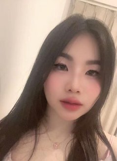 Mina - puta in Muscat Photo 3 of 13